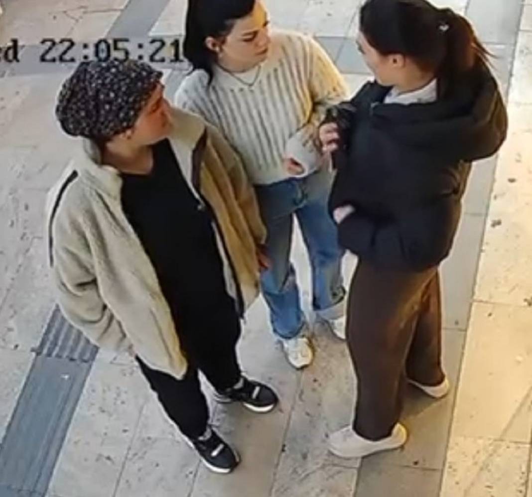 Sokak ortasında dehşeti yaşadılar! Boşanma aşamasındaki eşini defalarca bıçakladı! Esnaf meyve kasalarıyla kurtardı 8